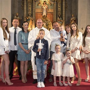 Krštenje sedmog djeteta u obitelj Zirdum